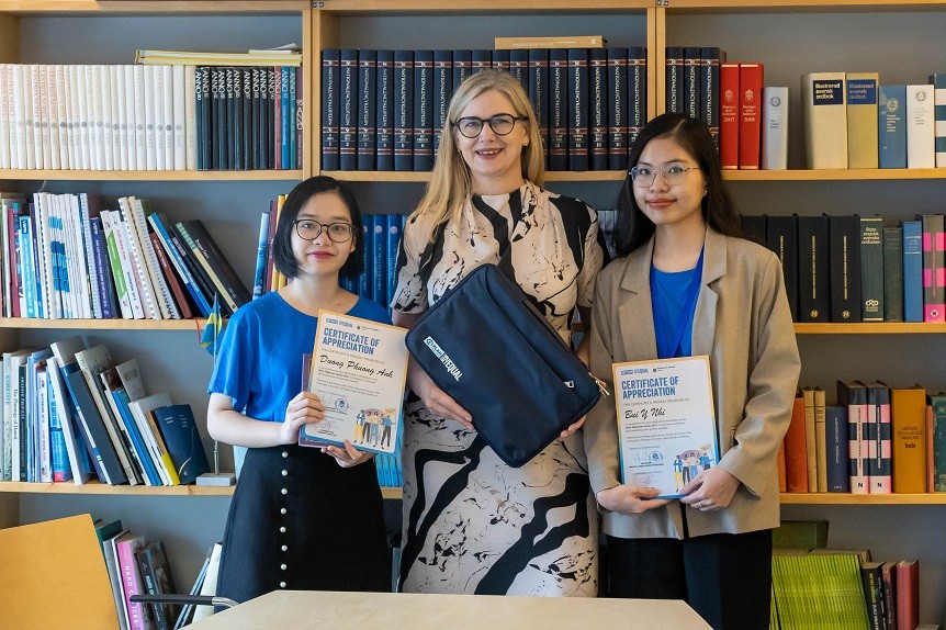 Sweden Ambassador in Vietnam Continues to Participate in Girls Takeover Series