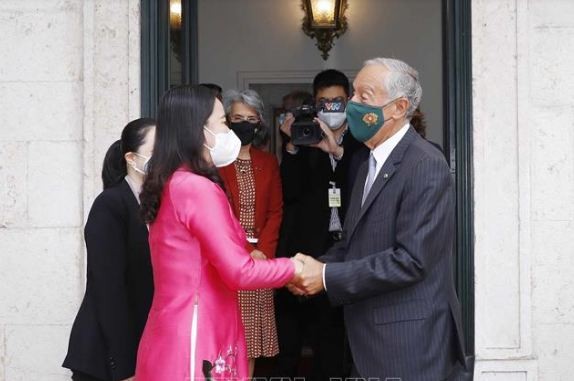 vietnams vice president meets portuguese leaders