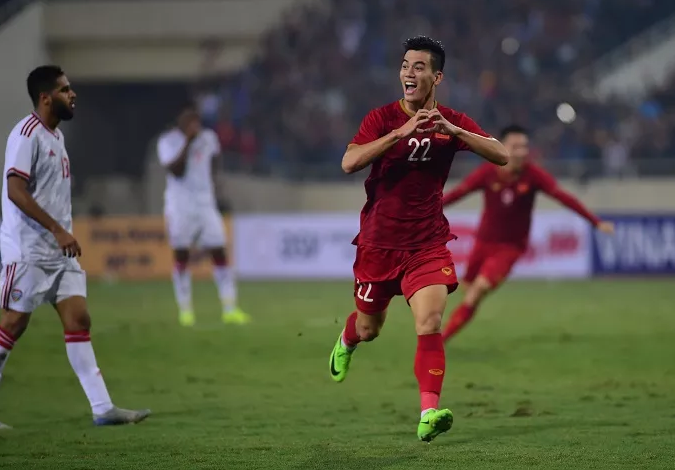 Tien Linh scores as Vietnam edge past UAE