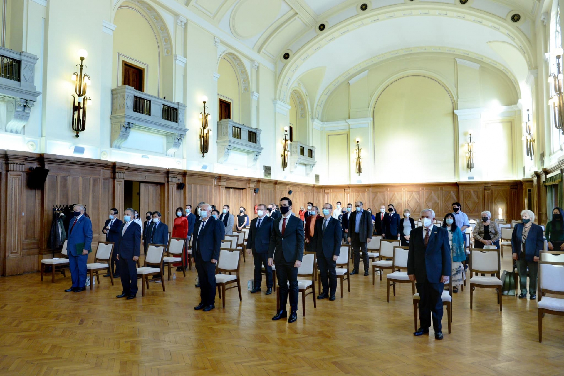 diverse activities mark vietnam hungary diplomatic ties despite covid 19