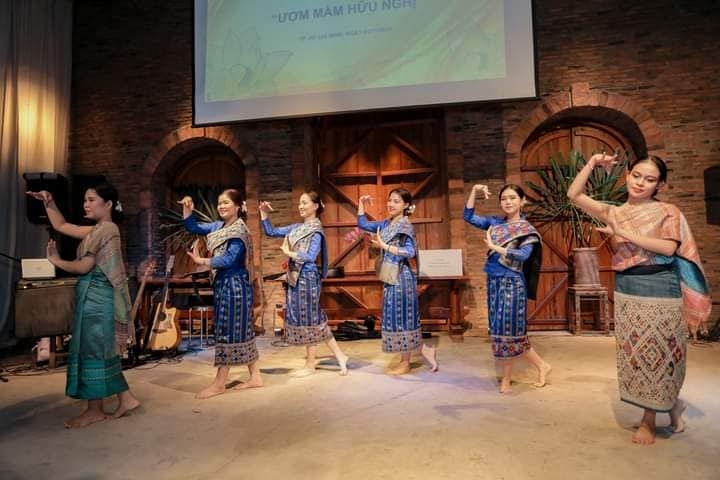 300 vietnamese, laotian, and cambodian students boosts ties in cultural exchange