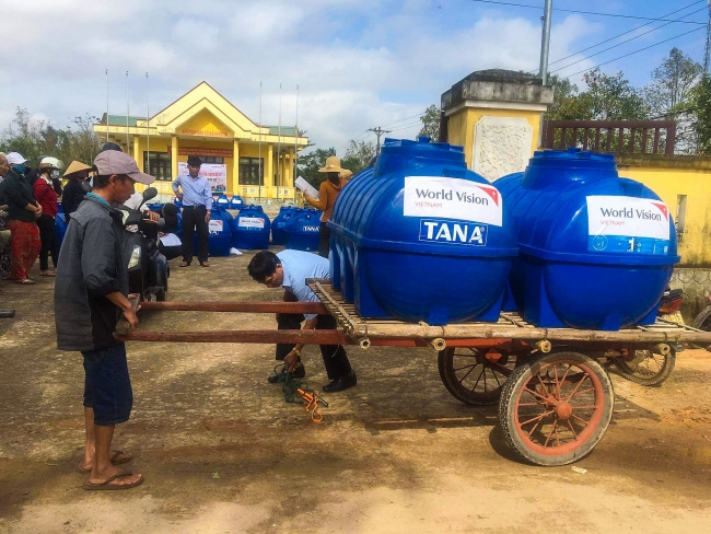 Early recovery, responses to COVID-19 and natural disaster for  Vietnam locals