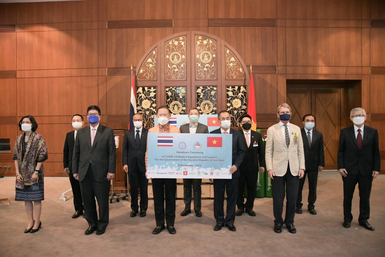 Provincial Union of Friendship Organizations Help Distribute Supplies to Serve Covid fight
