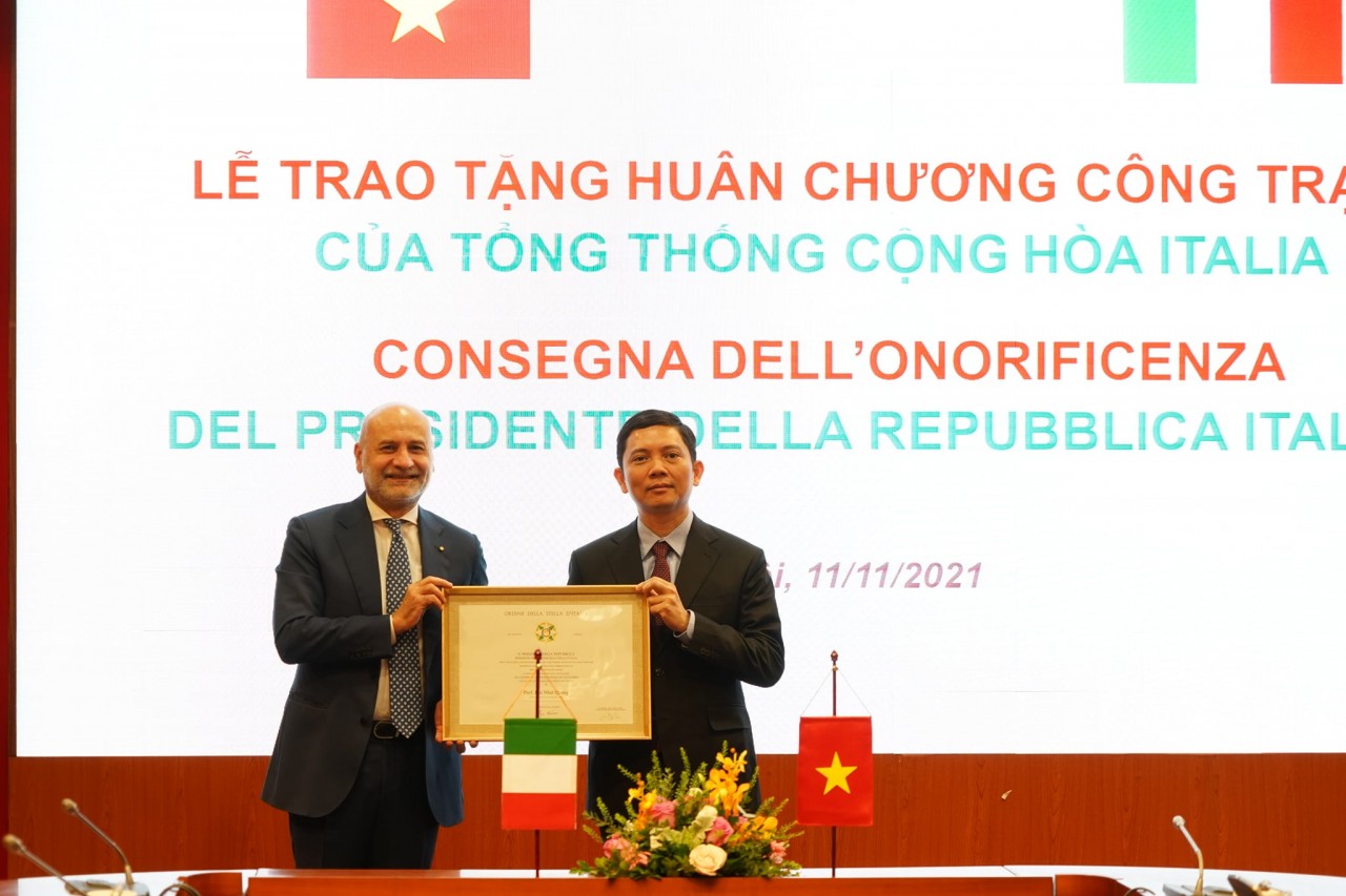 President of Friendship Association Awarded Knighthood of Order of the Star of Italy