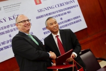 vietnam sends greetings to denmark on constitution day