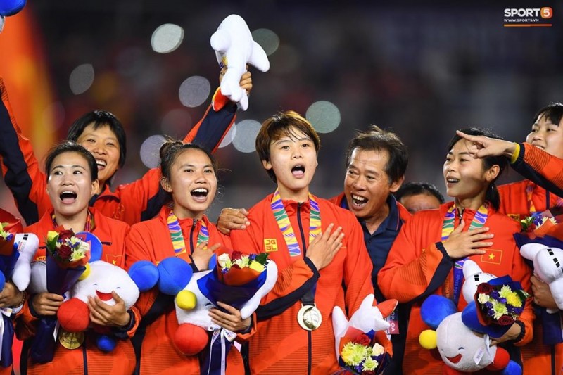 PM congratulates women’s football team on SEA Games gold medal