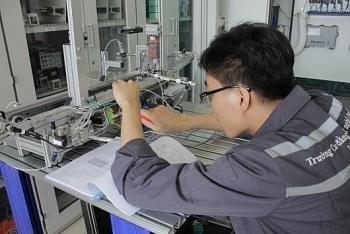 vietnam climbs up in un human development index rankings