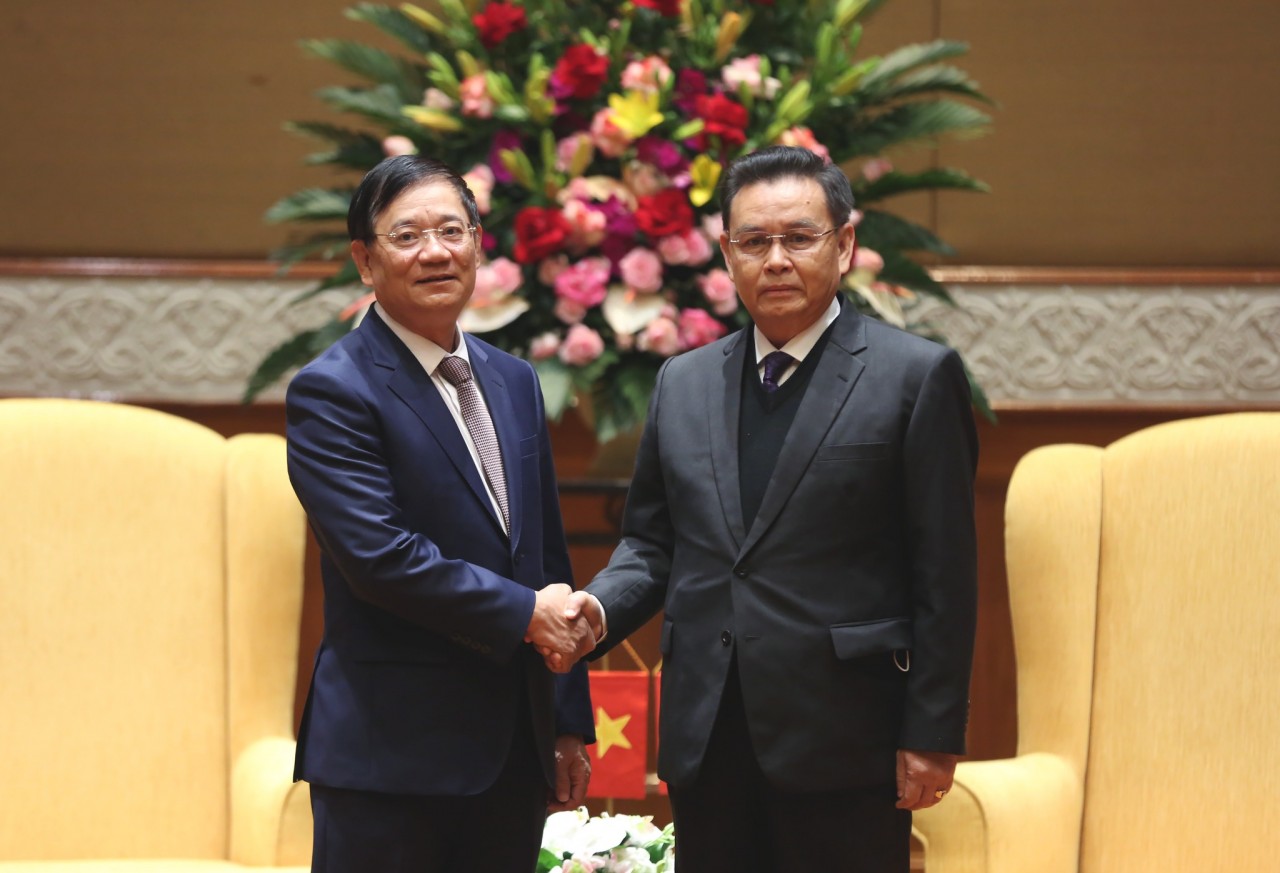 top lao legislator applauds vietnam laos friendly bonds