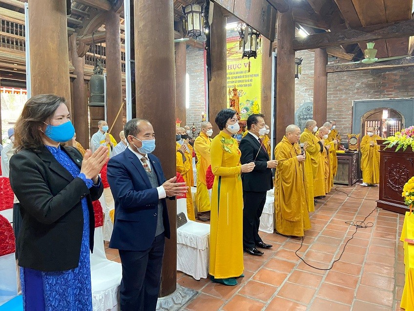 Requiem in Hanoi for Victims, Martyrs in 1972 Bombing and Covid Victims