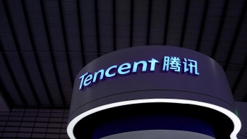 chinese tencent shares lose nearly usd 70 billion as trump bans wechat