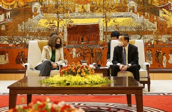 Hanoi People's Committee Receives World Bank Country Director