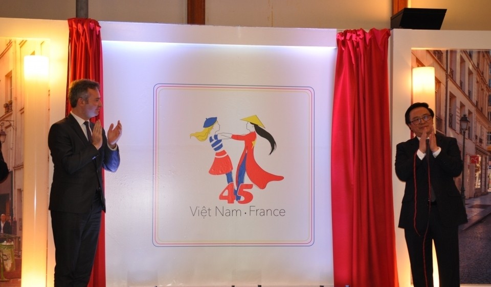 How to Enter the Logo Design Contest for the 50th Anniversary of French-Vietnamese Diplomatic Relations