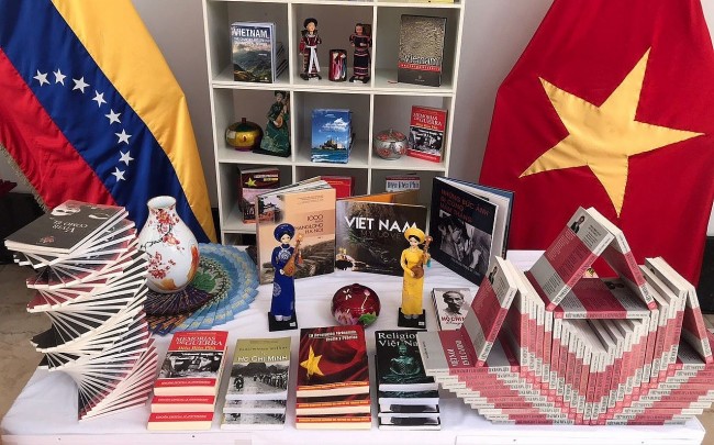 Vietnam - Venezuela Celebrate 32 Years of Diplomatic Relations