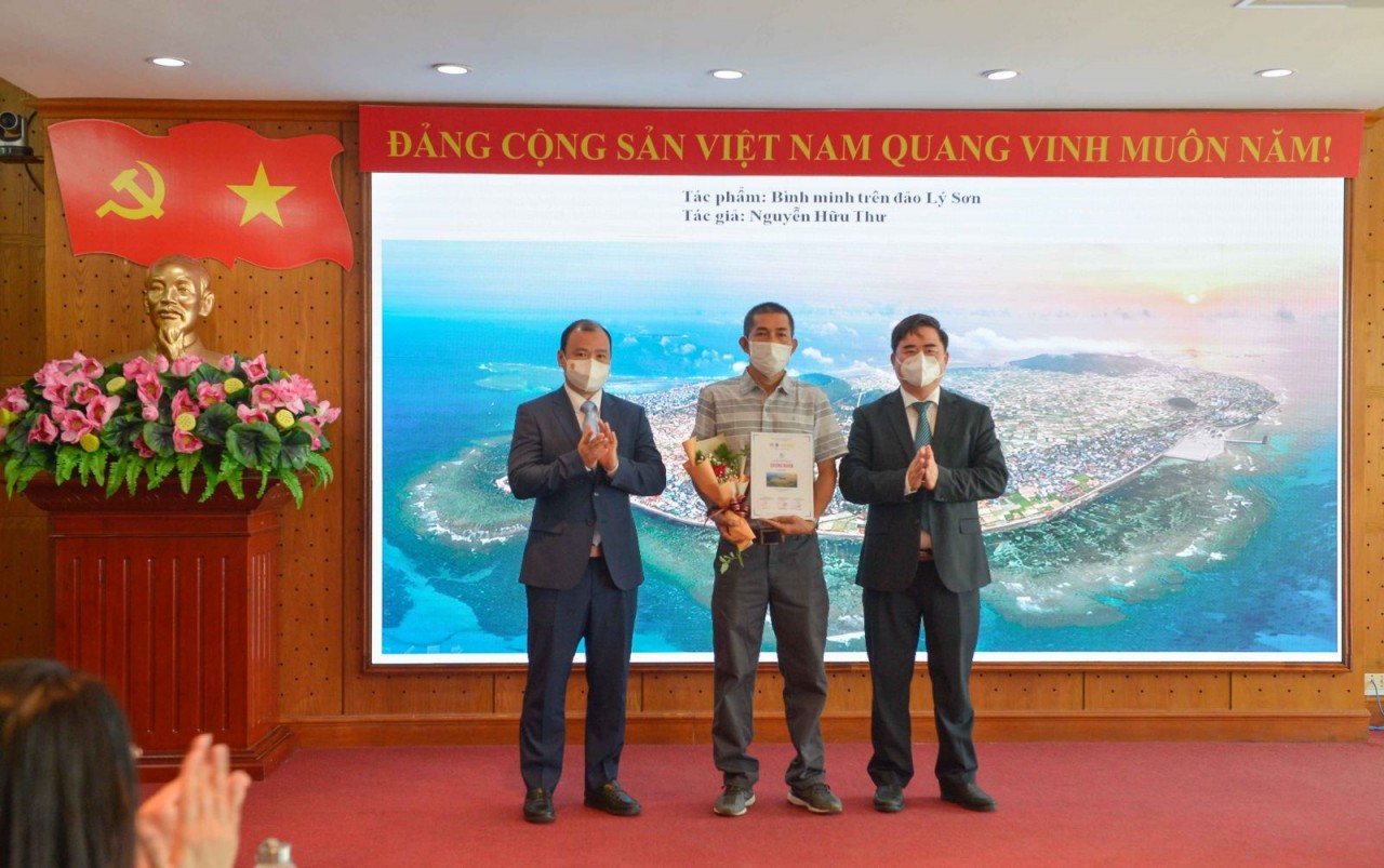 2022 Calendar to Celebrate "Homeland View from the Sea" Winners