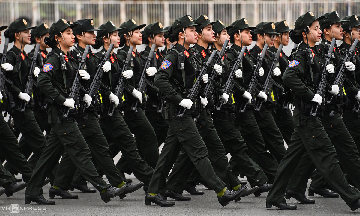 5258 parade 1