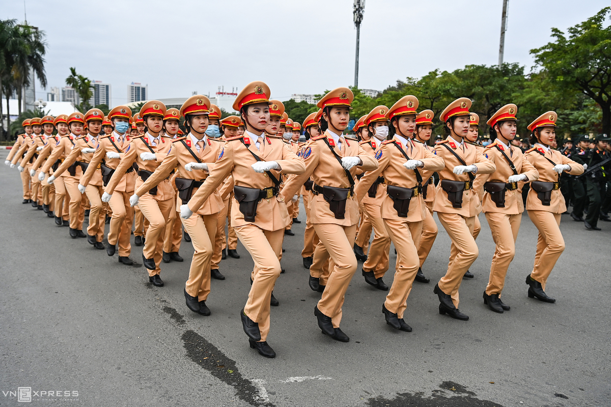 5444 parade 3
