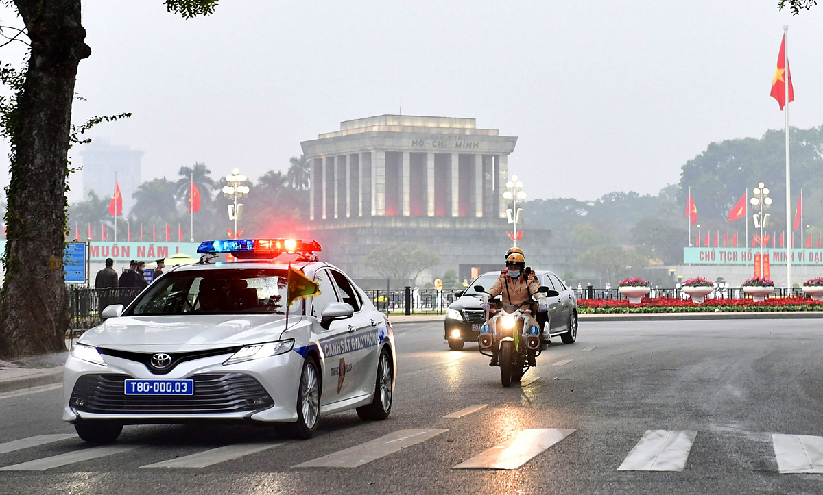 3229 police in congress