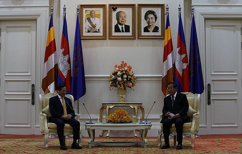 Vietnam, Cambodia Foster Cooperation in Land Border Demarcation, Marker Planting