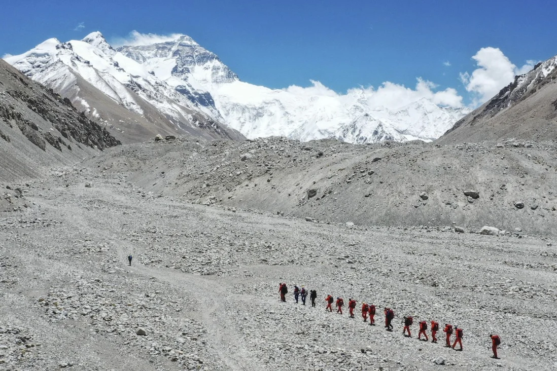 china reaches peak covid 19 prevention with everest separation line