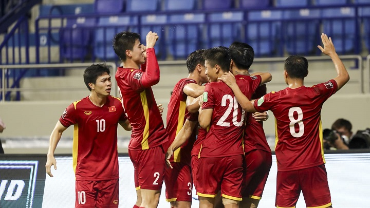 Vietnamese players celebrate their victory against Malaysia. (Photo: AFC)