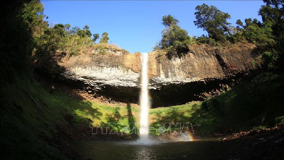 third vietnamese geopark wins global status