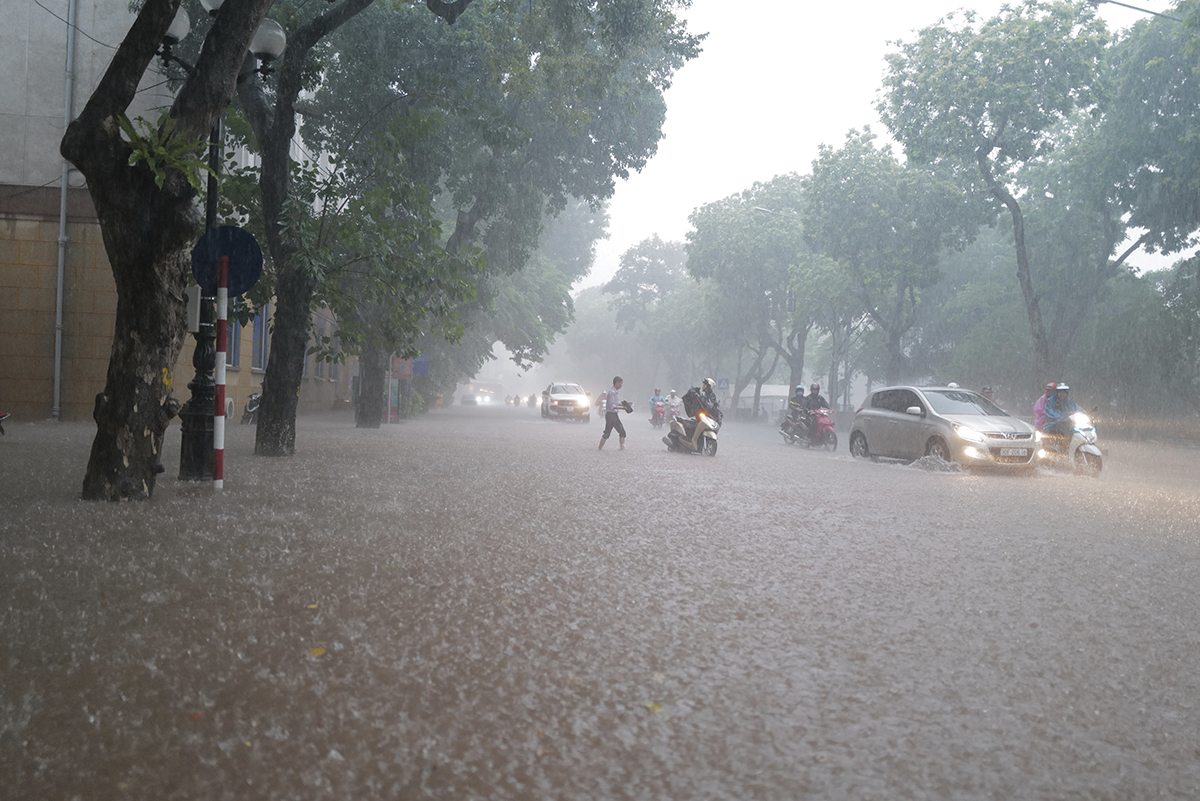 1343 rains 1