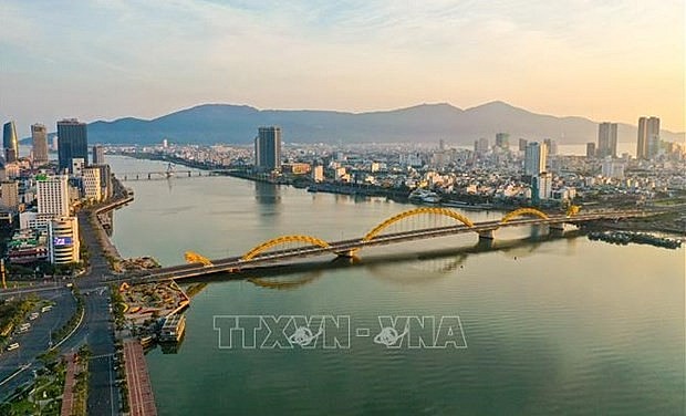 Dragon Bridge spanning the Han River in Da Nang city (Photo: VNA)