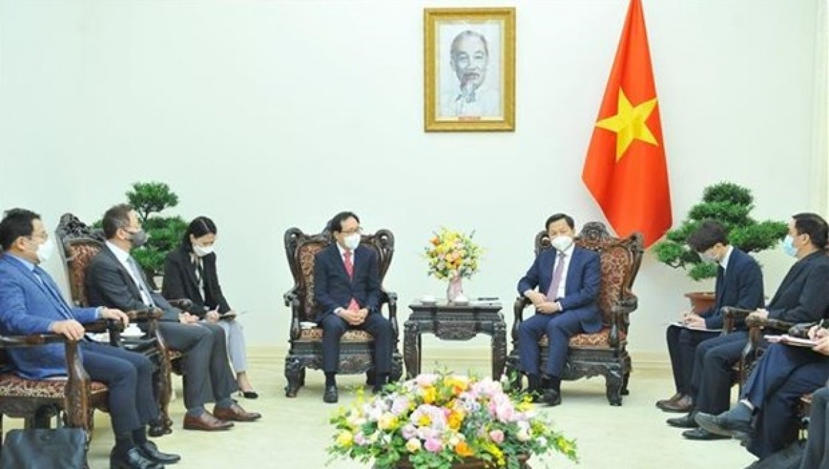 Deputy PM: Government Supports Samsung’s Long-Term Operation in Vietnam