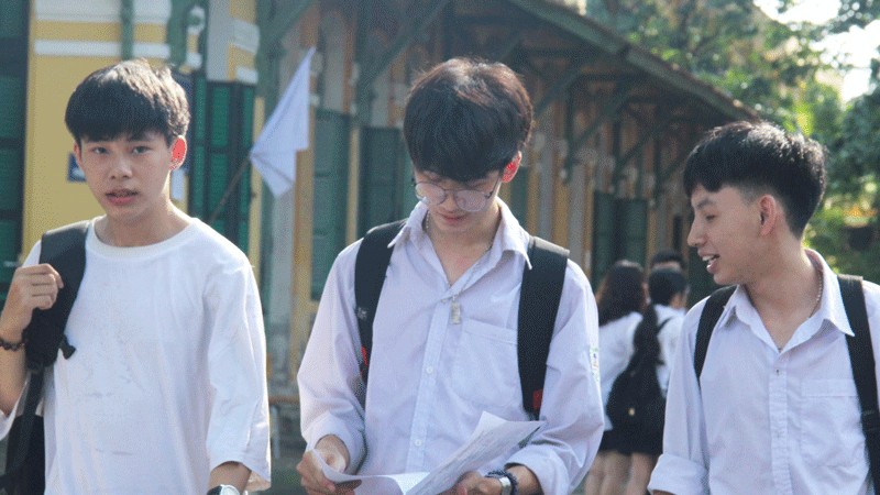 numerous universities change their 2020 enrollment plans due to covid 19