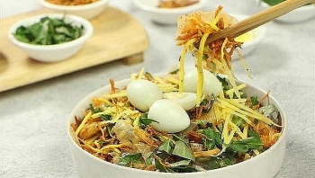 Rice paper salad: A popular and attractive street food in Vietnam