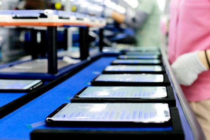 vietnams phone exports to china tripled