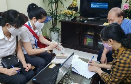 Pensioners excited for pensions delivered home during the epidemic season