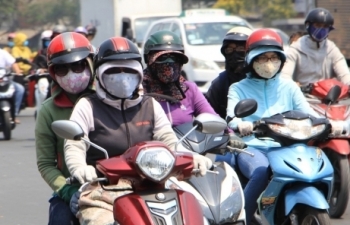 vietnamese people strunggling with record scorching