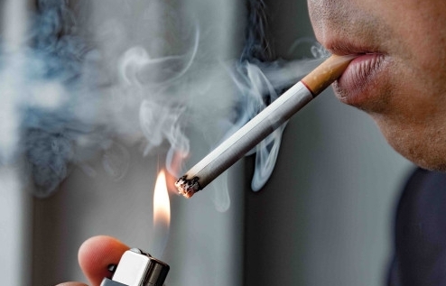 experts warn smoking to possibly increase the risk of contracting with coronavirus