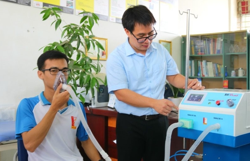hanoi university designs ventilator to fight against covid 19