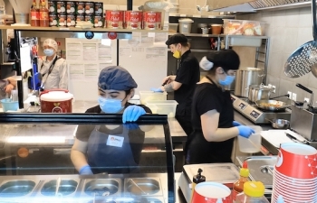 vietnamese in russia gives free pho to covid 19 doctors