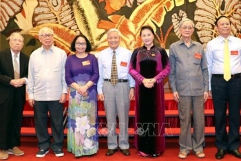 NA leader meets outstanding journalists in Vietnam NA leader meets outstanding journalists in Vietnam