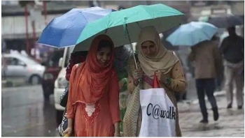 india daily weather forecast latest february 24 wet spell to continue and rains lash parts of kashmir