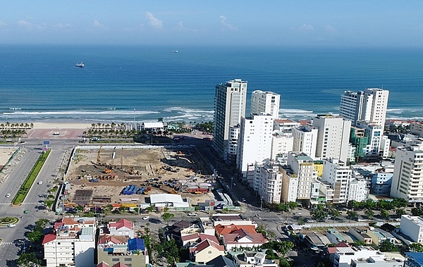 Big businesses pour billions of dong into danang's land market