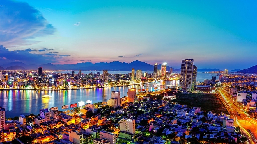Big businesses pour billions of dong into danang's land market