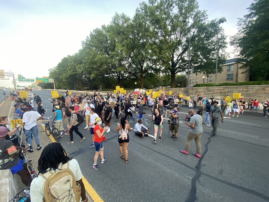 4917 protestors block