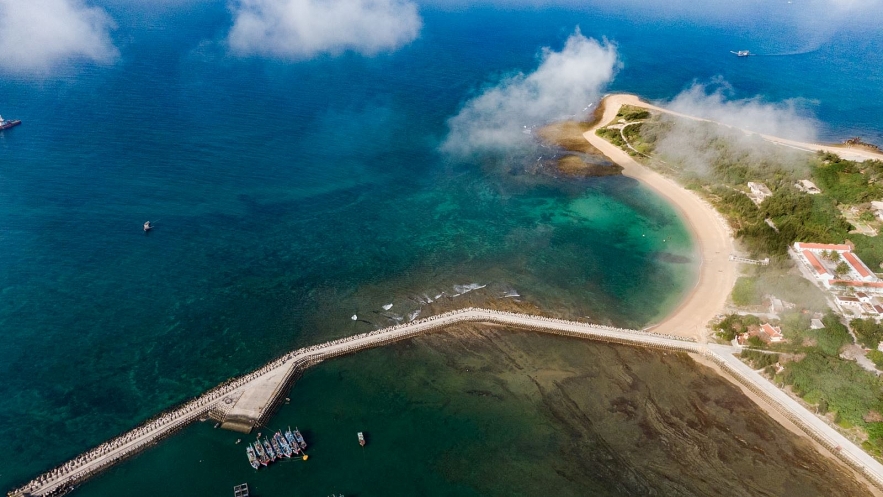 bach long vi a wonderful island amid the sea