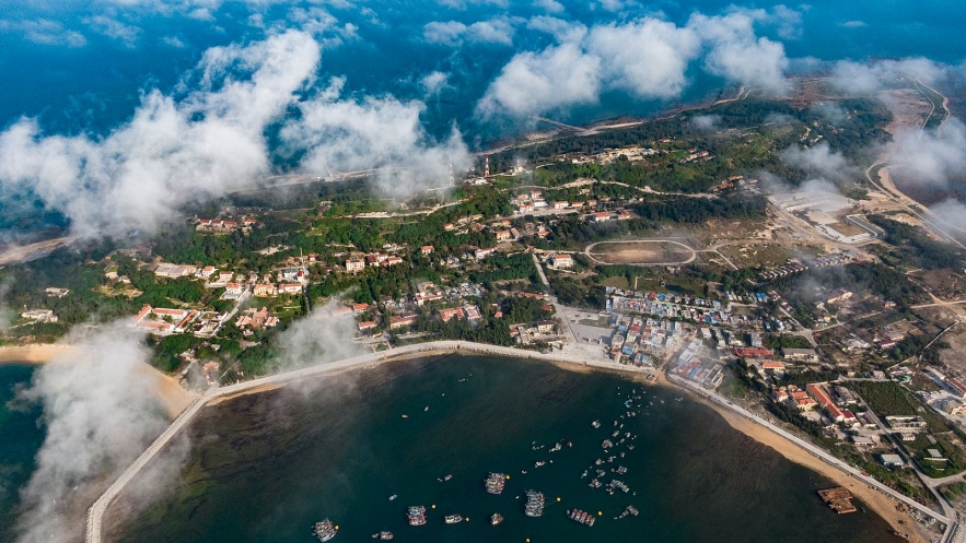 bach long vi a wonderful island amid the sea