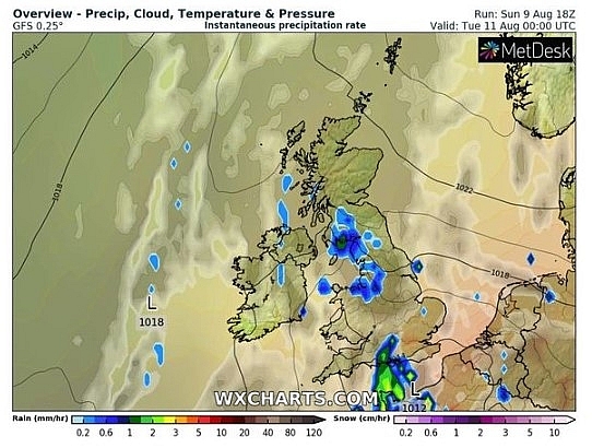 uk and europe weather forecast latest august 11 lightning storms to battle britain for days