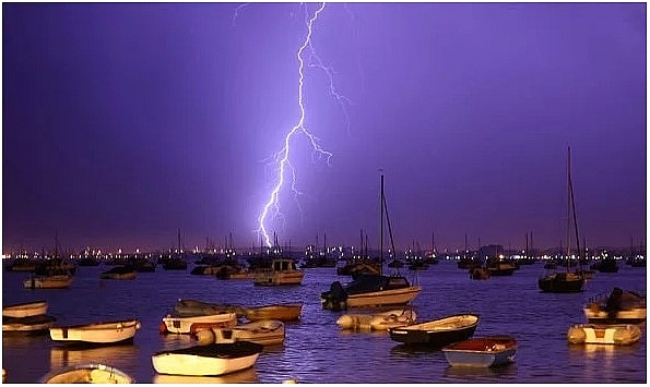 UK and Europe weather forecast latest, August 17: Thunderstorm and floods strike up to 90 mm rain in the UK