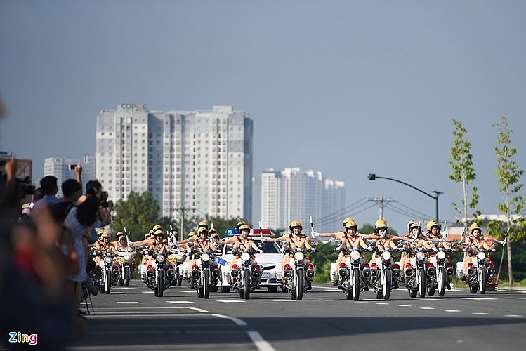 First all-women police escort makes debut in Ho Chi Minh City
