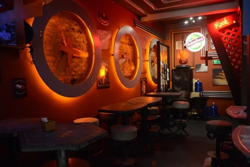 expats in vietnam top amazing bars for foreigners to enjoy nighlife in hanoi