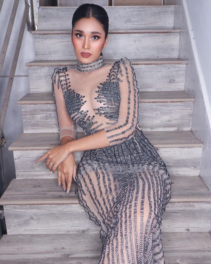 Miss Cambodia's Fiery Body Causes A Fever On Vietnamese Social Media