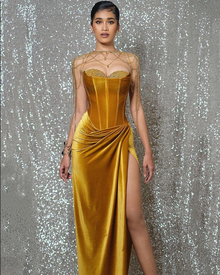 Miss Cambodia's Fiery Body Causes A Fever On Vietnamese Social Media