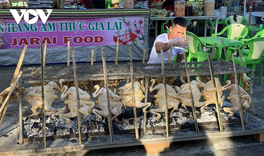 Introducing indigenous culinary culture of tay nguyen through "basaltic cuisine" program